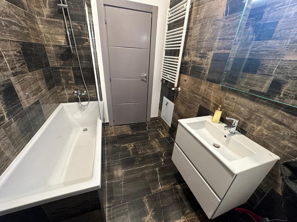 Industrial Touch - Designed Apartment ยาช ภายนอก รูปภาพ